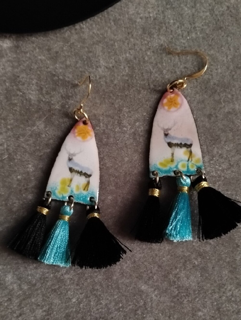 Hand Crafted Deer/Elk Motif Tassel Earrings - Turquoise & Black - Picture 3 of 7